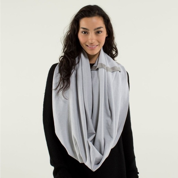 Lululemon Vinyasa Scarf *Rulu Wee Stripe White Heathered Medium Grey / White - Picture 1 of 6